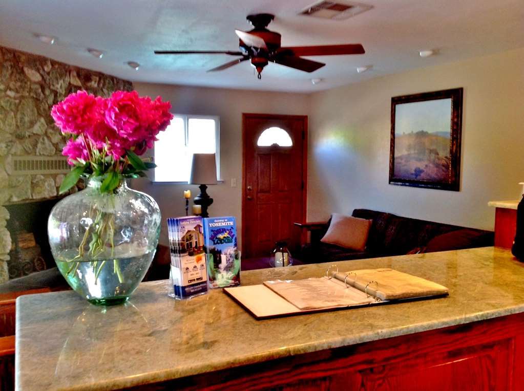 America'S Best Value Inn Mariposa Lodge Interior photo